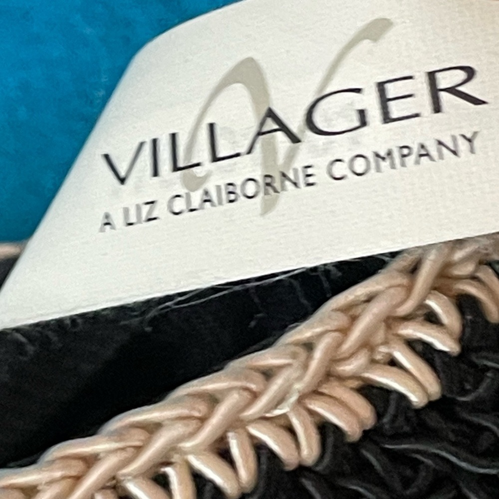 πLiz Claiborne Villager Crochet Small Crochet Crossbody Bag. Black and Beige.π - Picture 7 of 9